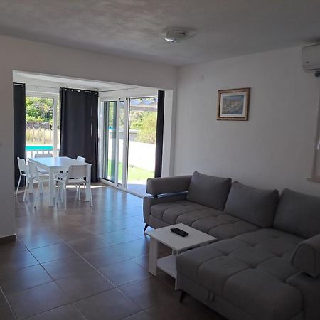 Вилла Nane Garden House With Heated Pool Mirca  Экстерьер фото