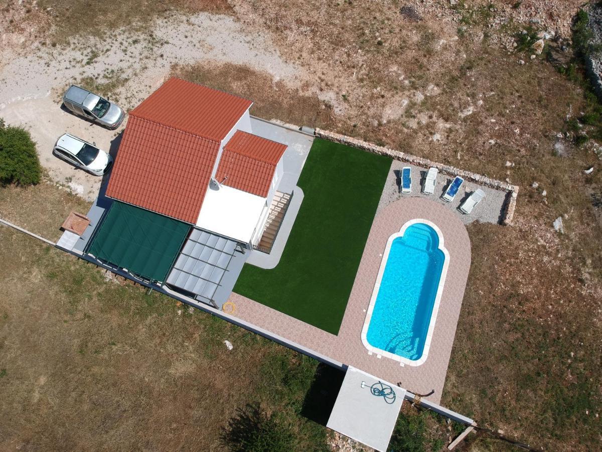 Вилла Nane Garden House With Heated Pool Mirca  Экстерьер фото
