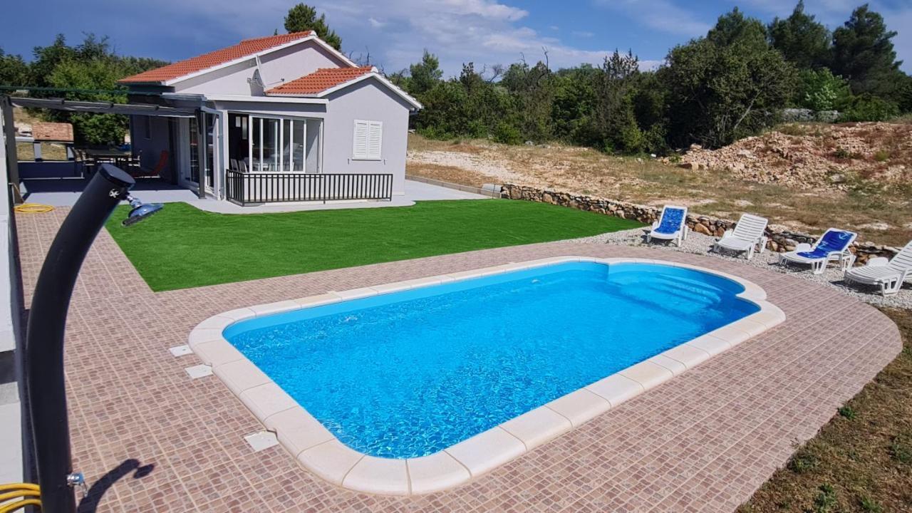 Вилла Nane Garden House With Heated Pool Mirca  Экстерьер фото