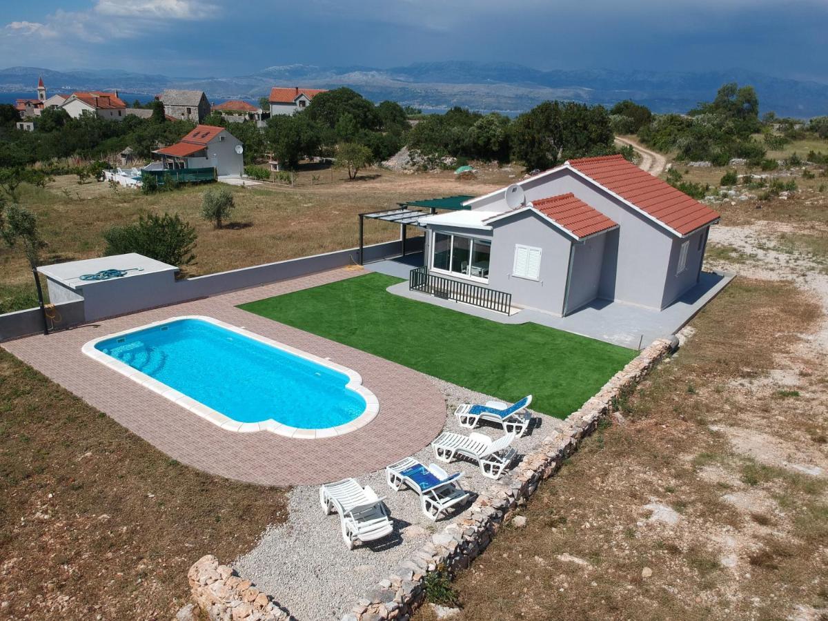 Вилла Nane Garden House With Heated Pool Mirca  Экстерьер фото