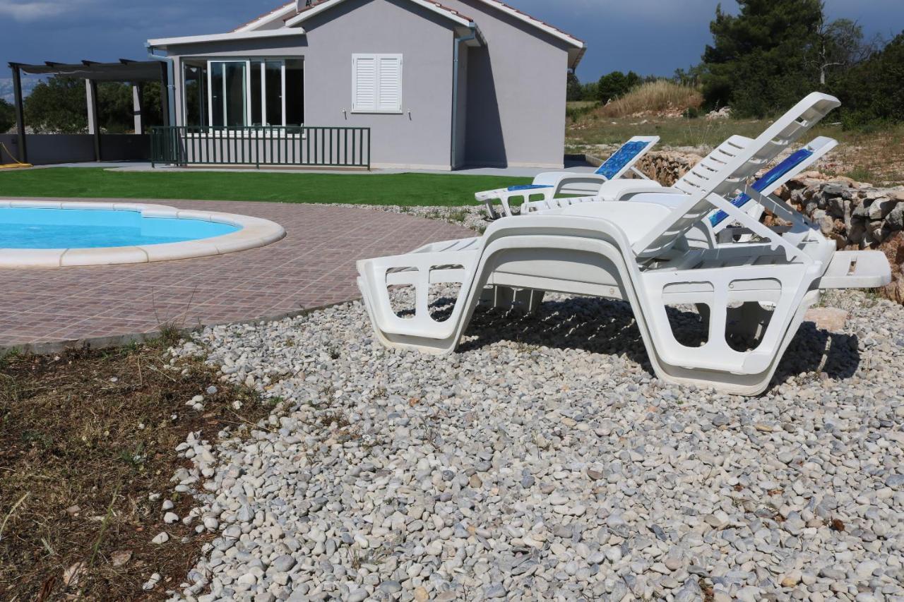 Вилла Nane Garden House With Heated Pool Mirca  Экстерьер фото