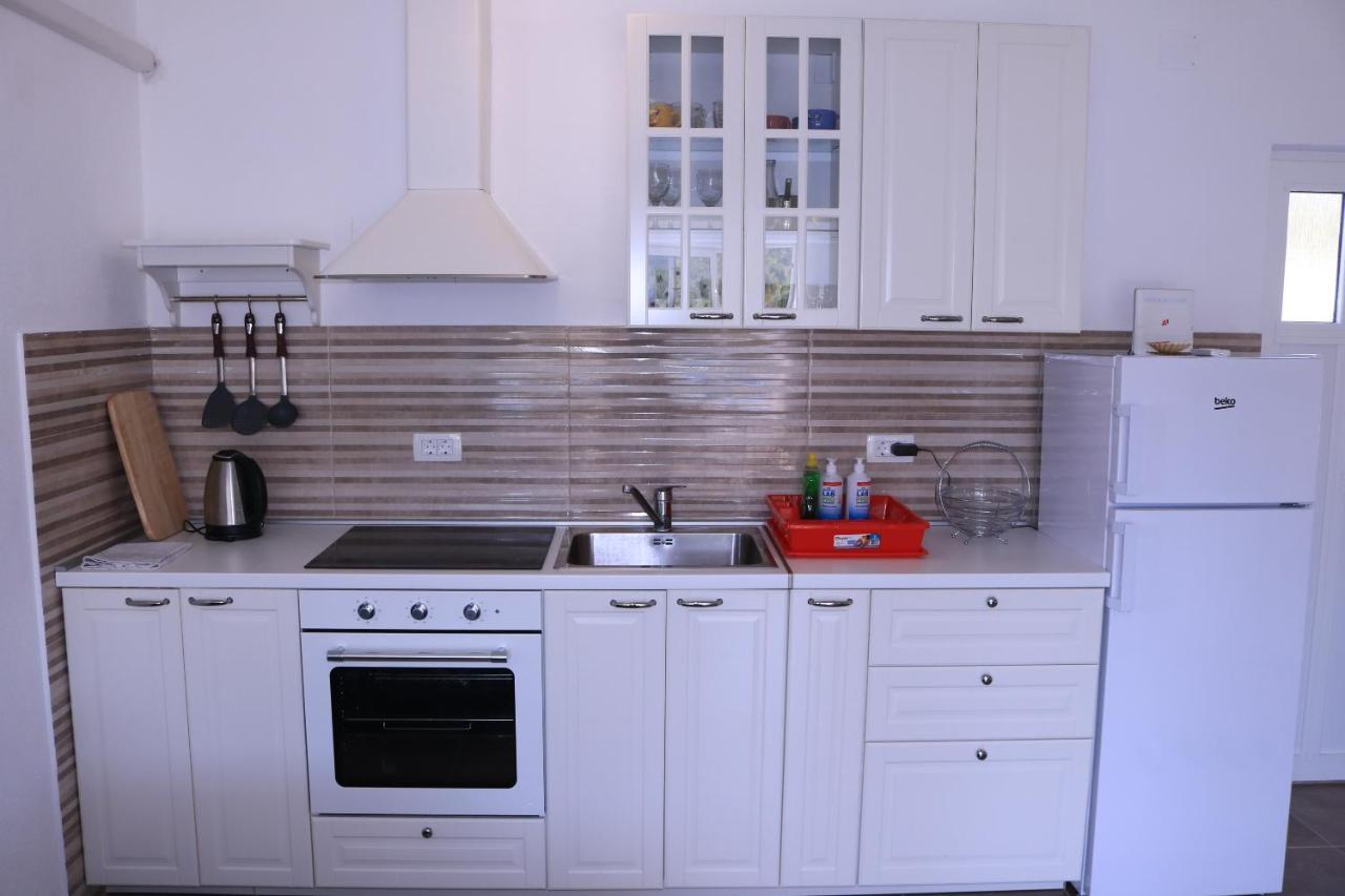 Вилла Nane Garden House With Heated Pool Mirca  Экстерьер фото
