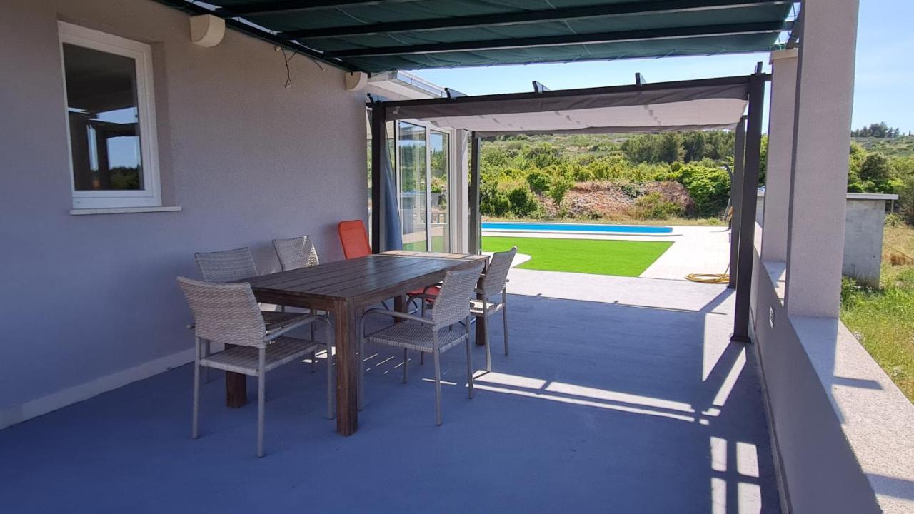 Вилла Nane Garden House With Heated Pool Mirca  Экстерьер фото